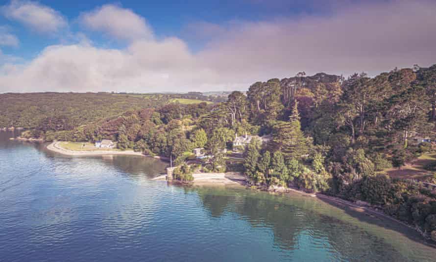 Fotografía aérea de los jardines de Pedn Billy hasta el río Helford