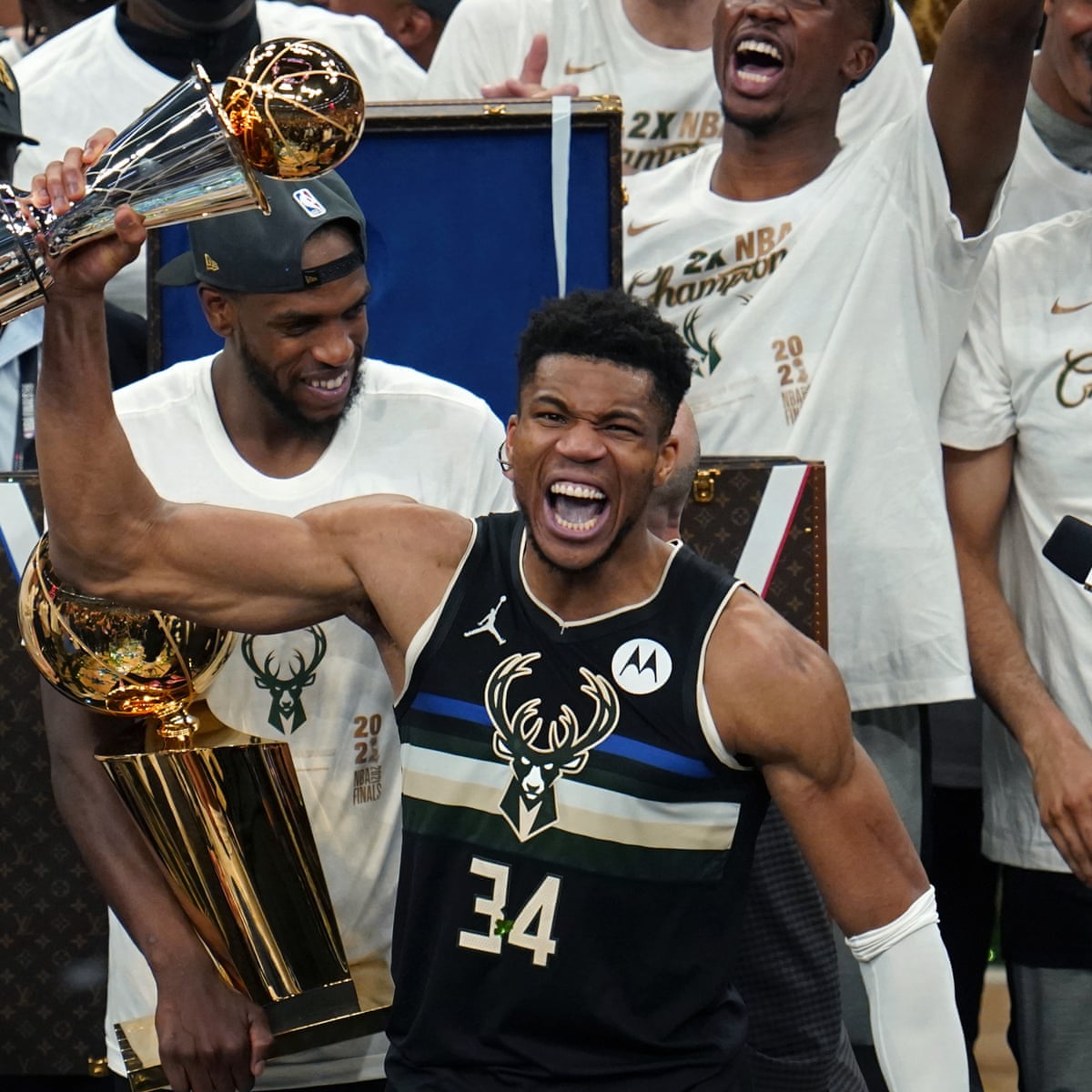 Nba Star Giannis Antetokounmpo Joins Ownership Group Of Milwaukee Brewers Milwaukee Brewers The Guardian