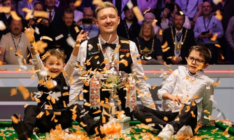 Kyren Wilson and his two sons celebrating after victory.