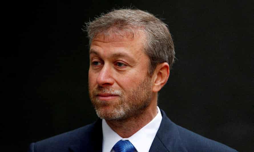 Russian billionaire and owner of Chelsea football club Roman Abramovich arrives at a division of the High Court in central London on 31 October, 2011.