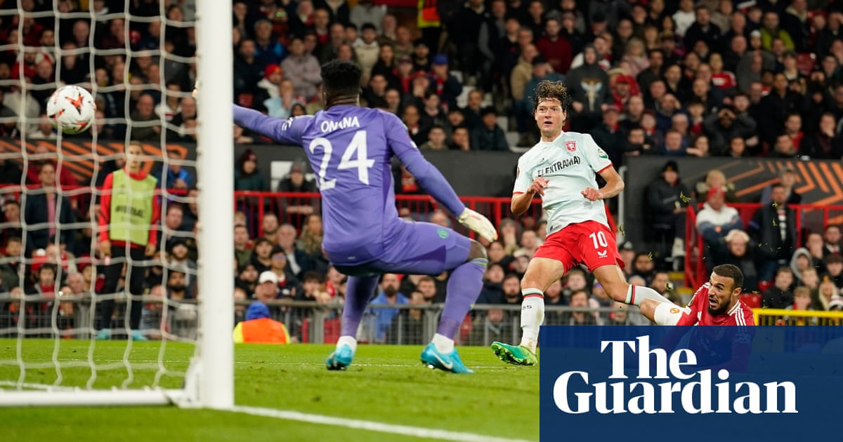 Manchester United Draws 1-1 with FC Twente