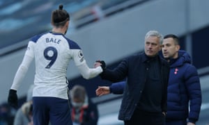 Gareth Bale is back, Arsenal impress and Glenn Roeder tributes – Football Weekly | Football 1 2795
