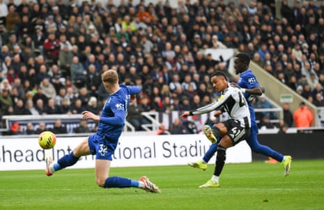 Jacob Ramsey of Newcastle United scores their first goal