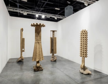 Vue d'installation du travail d'Oren Pinhassi à Art Basel Miami.