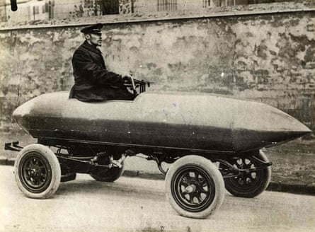 Camille Jenatzy of Belgium in the La Jamais Contente car in 1899