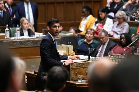 Rishi Sunak making his announcement in the Commons today