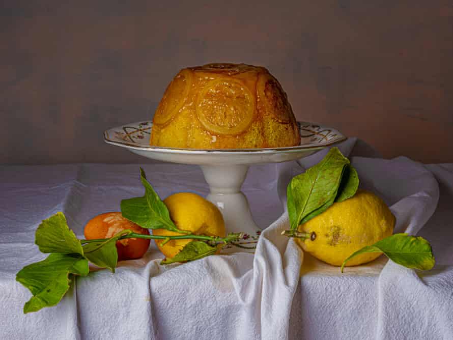 Steamed lemon pudding