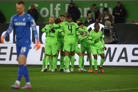 Wolfsburg está disfrutando de una victoria por 6-0 sobre Freiburg
