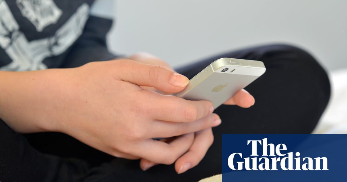 Apple to roll out child safety feature that scans messages for nudity to UK iPhones