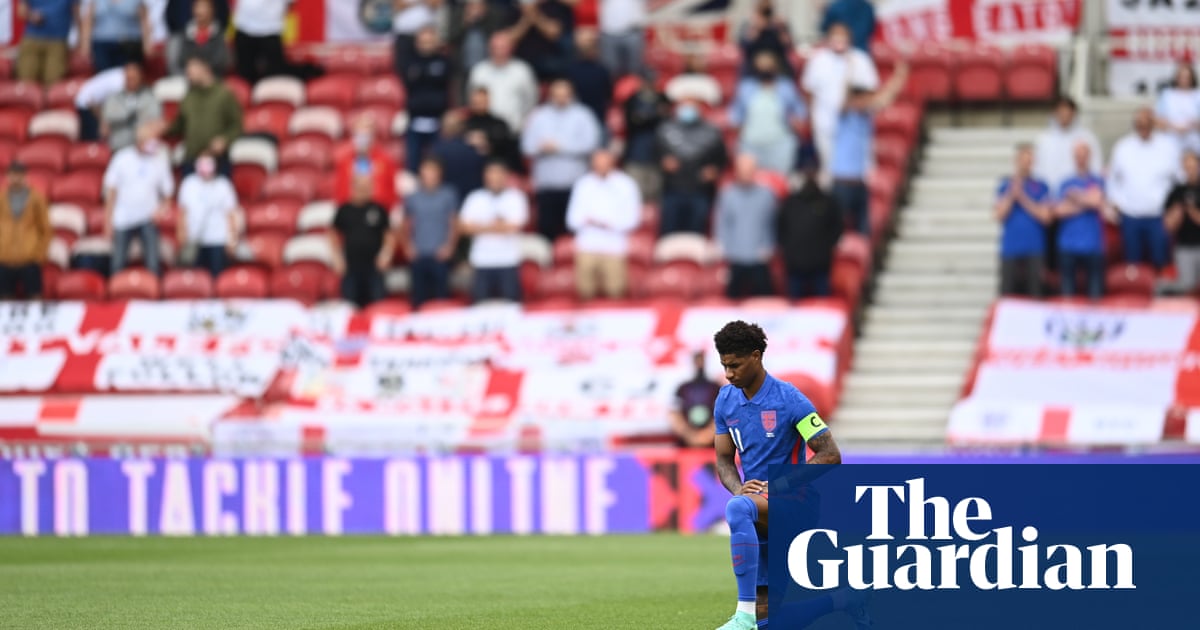 Pretending that booing England is about ‘keeping politics out’ is cowardly | Barney Ronay