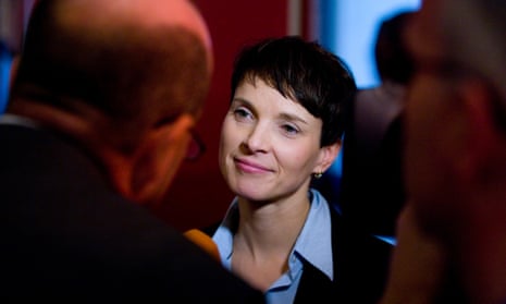 Frauke Petry in conversation with journalists.
