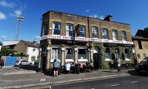 The Griffin Pub por Griffin Park.