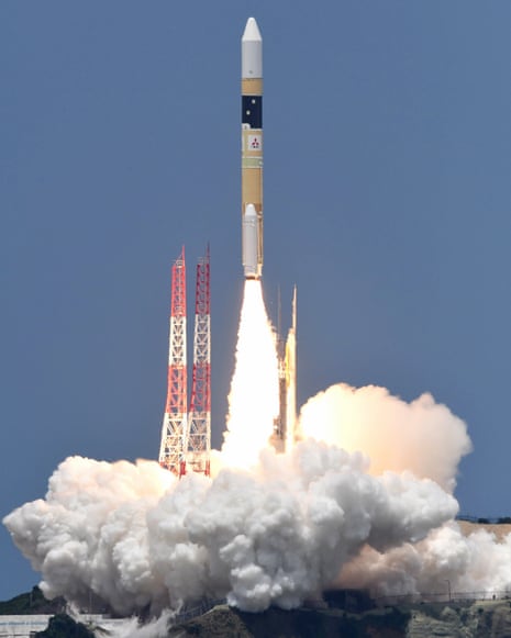Japan’s H2A rocket, with IGS satellite, lifts off from Tanegashima island, 12 June