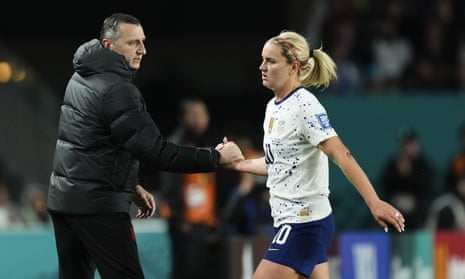 Vlatko Andonovski shakes hands with Lindsey Horan as she leaves the pitch against Portugal