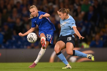 Aggie Beever-Jones launches a shot against Manchester City.