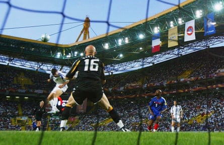 Angelos Charisteas scores the goal that knocked out the defending champions, France