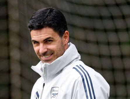 The Arsenal manager, Mikel Arteta, during training this week.