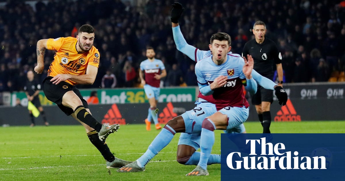 Wolves up to fifth after Cutrone and Dendoncker sink West Ham