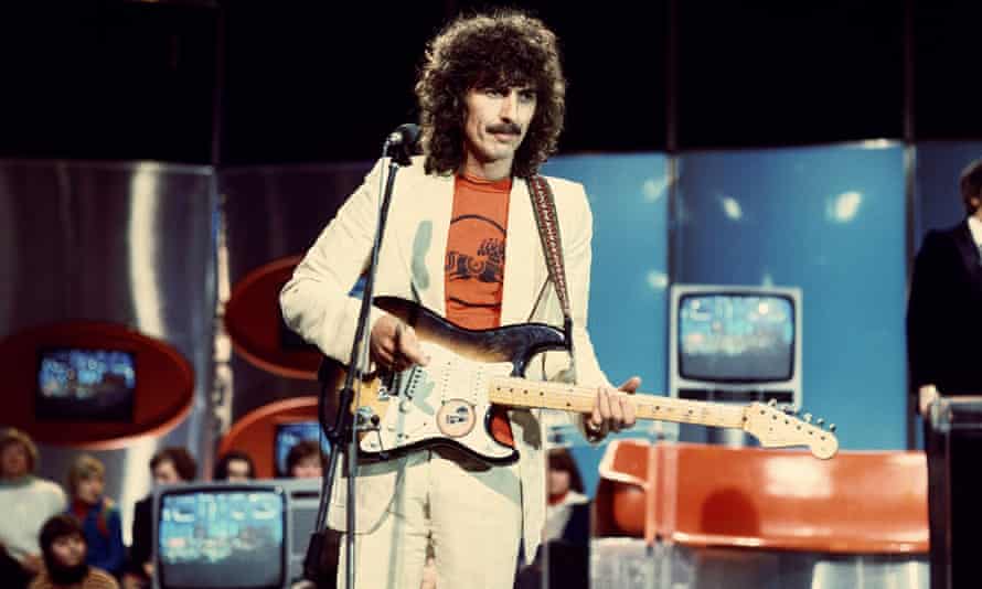 DiscoDISCO / GEORGE HARRISON singt My Sweet Lord in der ZDF-Musiksendung Disco, 19. August 1972. George Harrison, performance, ZDF Music Show: Disco, 1972. (Photo by Arthur Grimm/United Archives via Getty Images)