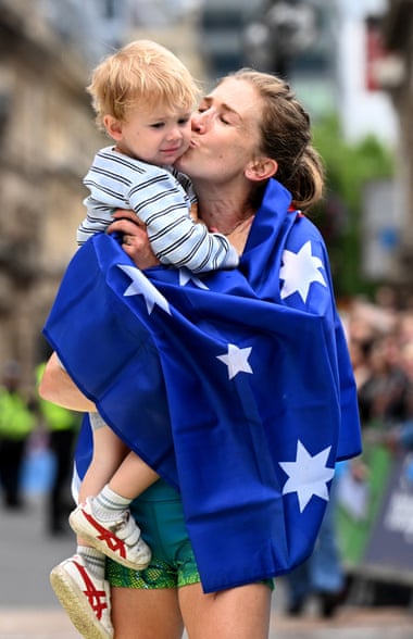 Stenson disfruta de un momento con su hijo Billy.