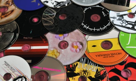 Uma pilha de CDs