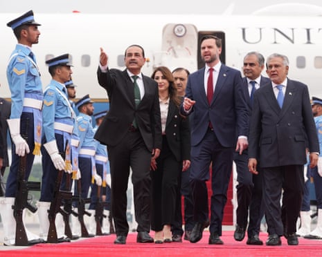 Pakistan officials in diplomatic talks
