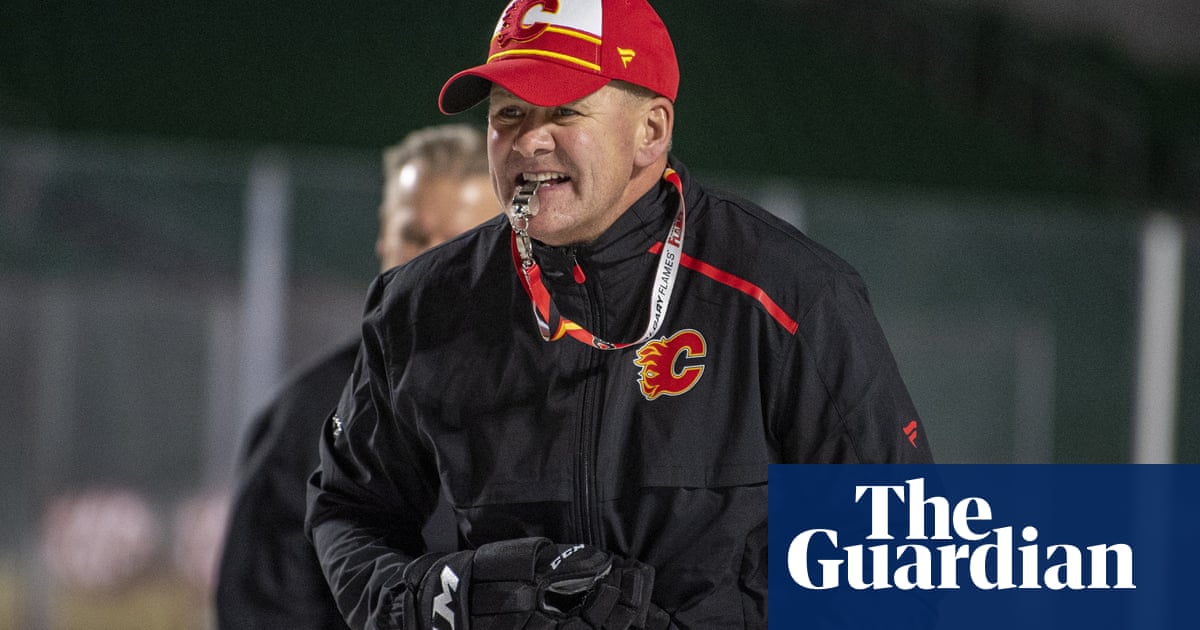 Calgary Flames coach Bill Peters accused of directing racist slurs at player