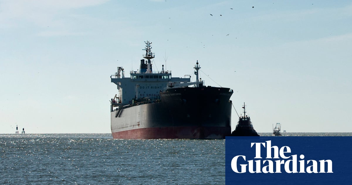 UK MPs Urge Ban on Fuel Tanker Docking