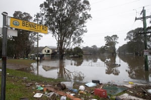 Inundado Bennett Road em Londonderry perto de Windsor
