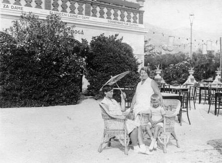 Visitors to Kupari 1922, before Tito ordered the resort to be built.