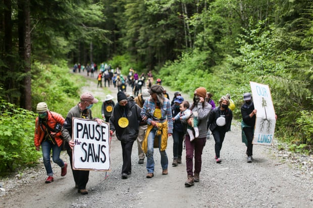 In May, nearly 100 seniors traveled from Victoria, British Columbia, to visit the blockades.