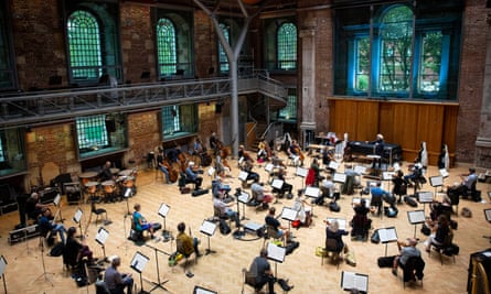 Simon Rattle rehearses with the London Symphony Orchestra