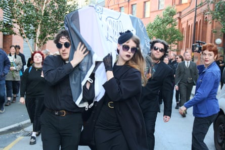 Diana S Funeral Re Enacted In Salford With Jill Dando And A Mariachi Band Performance Art The Guardian