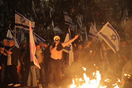 Thousands of Israelis block Ayalon highway in Tel Aviv