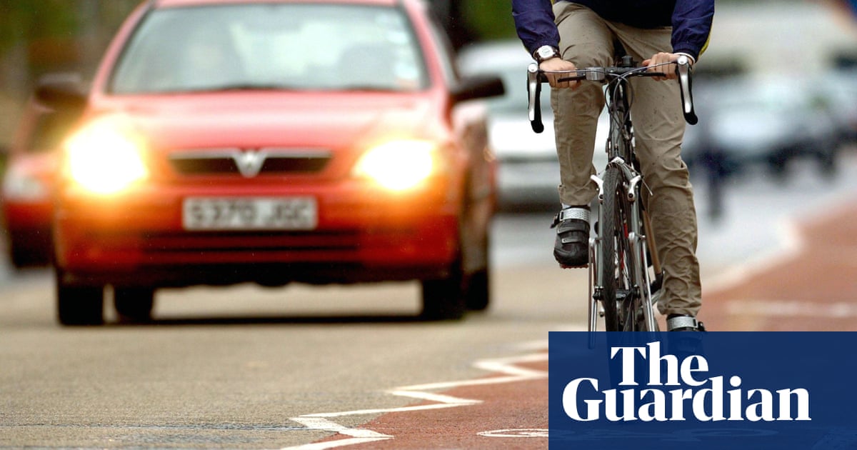 Transport for London to fine motorists who drive in cycle lanes
