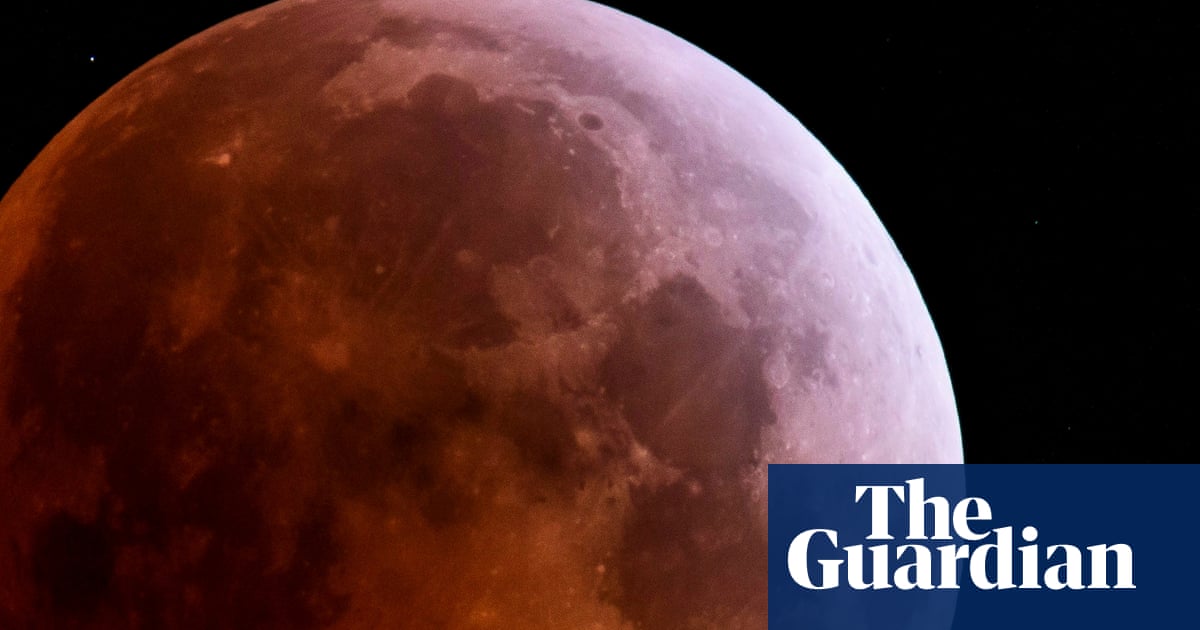 A total eclipse of the Moon, Saturn's rings 'disappear', meteors and more: your guide to the southern sky in 2025
