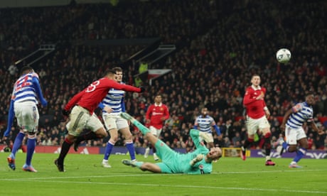 Classy Casemiro kickstarts Manchester United win over 10-man Reading