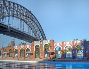North Sydney swimming pool (1936) The North Sydney Olympic pool has a magnificent harbourside setting next to the harbour bridge and Luna Park and was the venue for two Empire Games (1938 and 1958). The delicate southern boundary wall is the main art deco facade made of multicoloured brickwork with a series of semicircular arches containing keystones of Australian seagulls, shells and marine creatures.