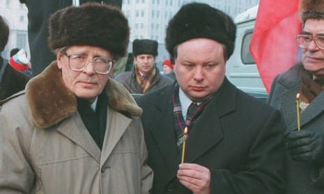 Sergei Kovalev, left, and the economist and politician Yegor Gaidar taking part in a protest at the federal counterintelligence service building in Lubyanka Square, Moscow, in 1995.
