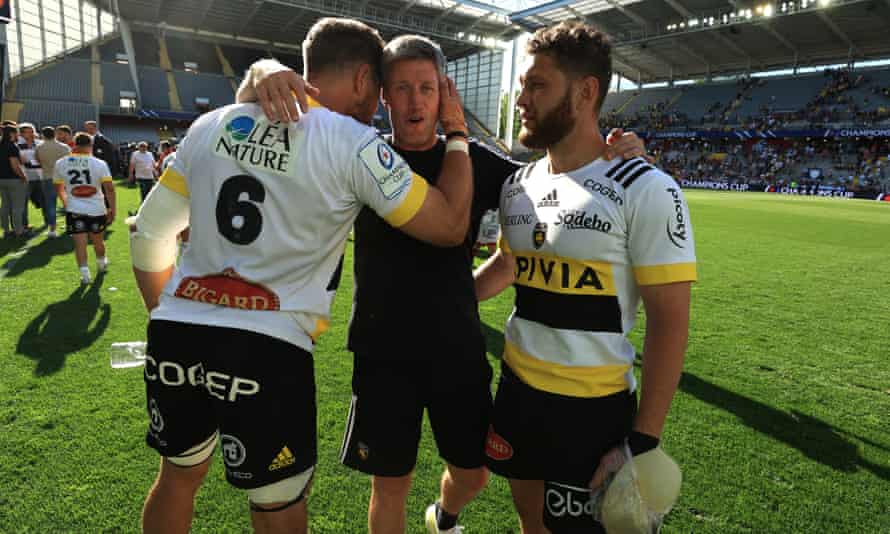 Ronan O'Gara congratulates Wiaan Liebenberg and Tawera Kerr-Barlow after their semi-final victory