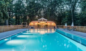 Pool at l’Orangerie de Beauregard