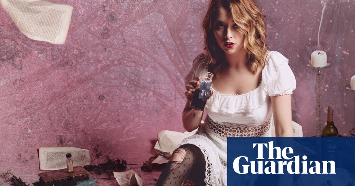 Whiskey, addiction, breakups: Kalie Shorr is the new queen of country