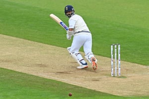 アジンキア・ラハンは走りに出発します。