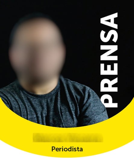 A Mexican press pass featuring a picture of a man