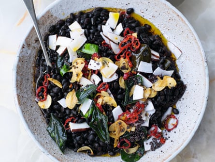 Black beans with coconut, chilli and lime
