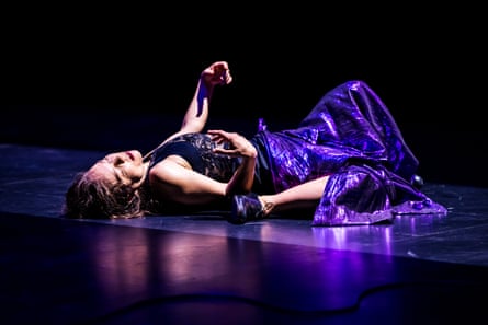 Rocío Molina in Calentamiento.