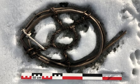 A horse snowshoe found during 2019 fieldwork at Lendbreen. 