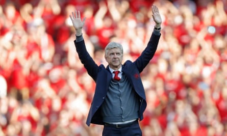 Arsène Wenger waves goodbye to the Emirates crowd after his final home game as Arsenal manager, a 5-0 league win against Burnley, 6 May 2018.