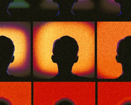 Une grille de silhouettes de têtes se fond dans un écran lumineux, se dissolvant progressivement.