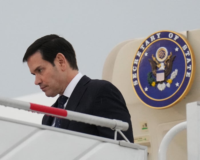 Trump’s killing of 11 alleged Venezuelan drug traffickers sets a dangerous precedent | Kenneth Roth